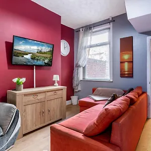 Apartment 3 Bedroom Middlesborough Town Centre Town House, Middlesbrough